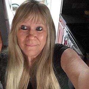 Meet your Posher, Debbie